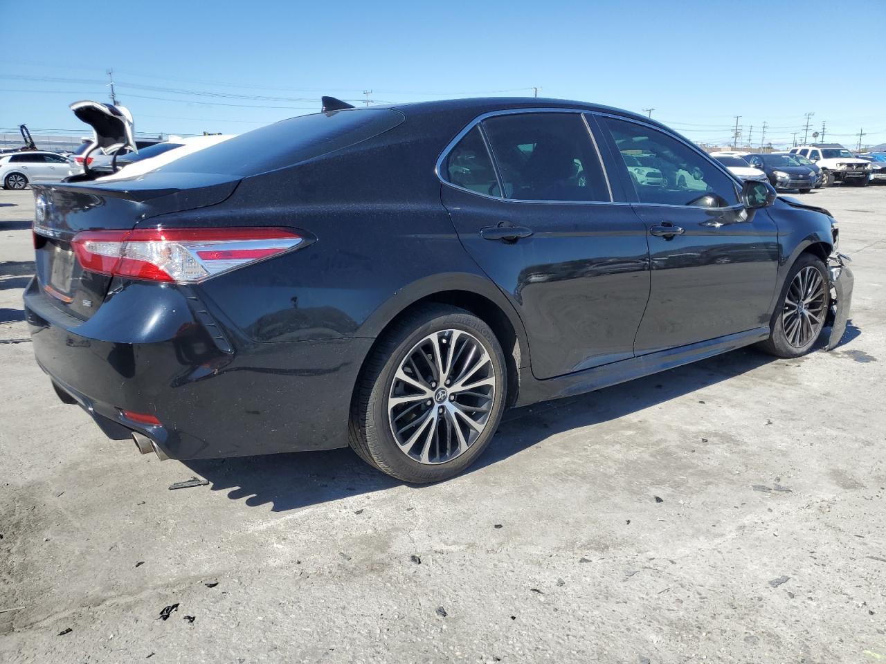 2020 TOYOTA CAMRY SE - Image 3