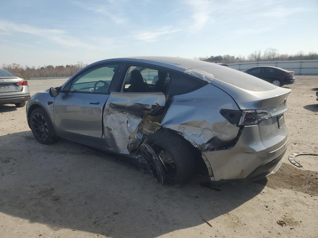 2025 TESLA MODEL Y - Image 2