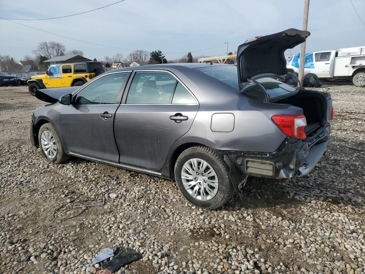 2014 TOYOTA CAMRY L - Image 2