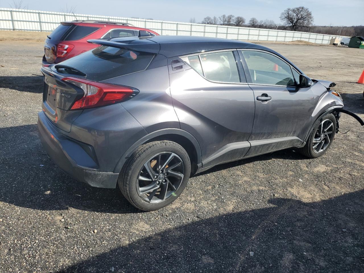 2021 TOYOTA C-HR XLE - Фото 3