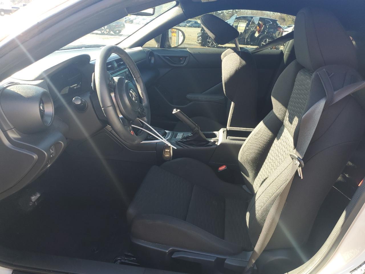 2023 TOYOTA GR 86 - Image 7