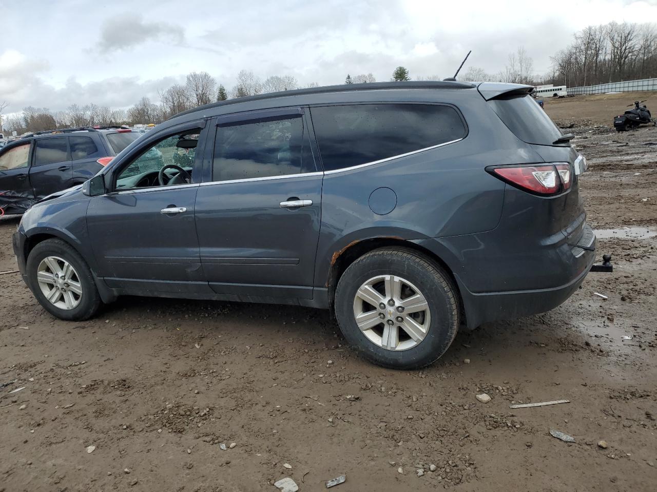 2014 CHEVROLET TRAVERSE L - Image 2