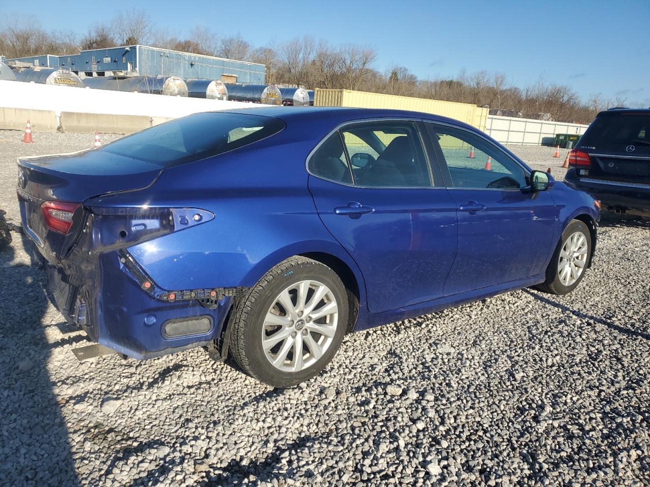 2018 TOYOTA CAMRY L - Фото 3