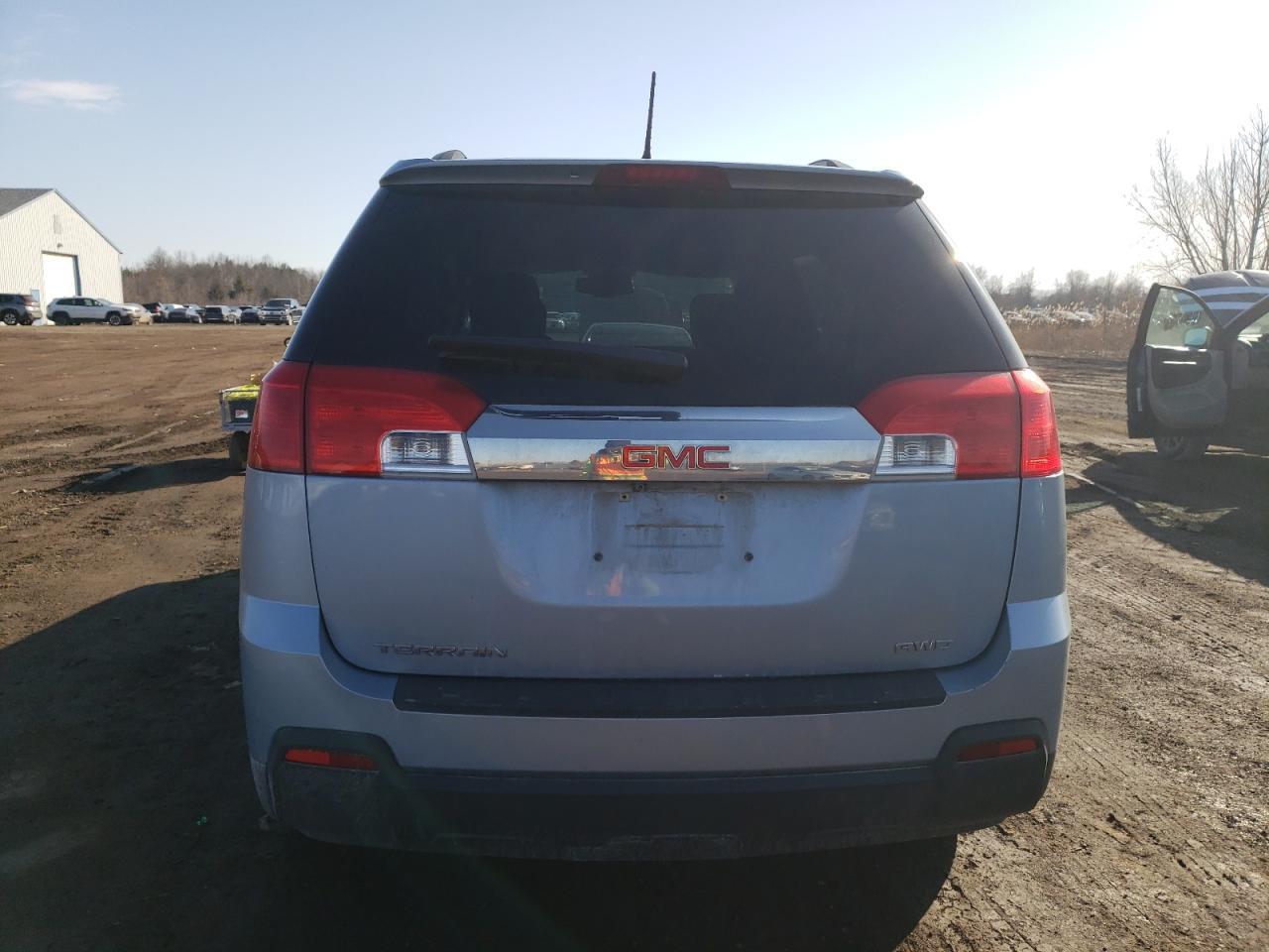 2014 GMC TERRAIN SL - Image 6