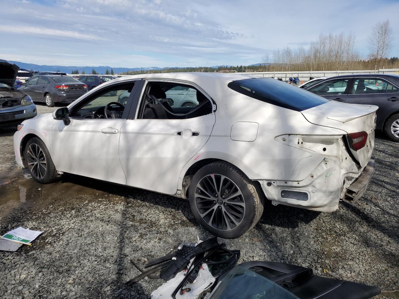 2018 TOYOTA CAMRY L - Фото 2