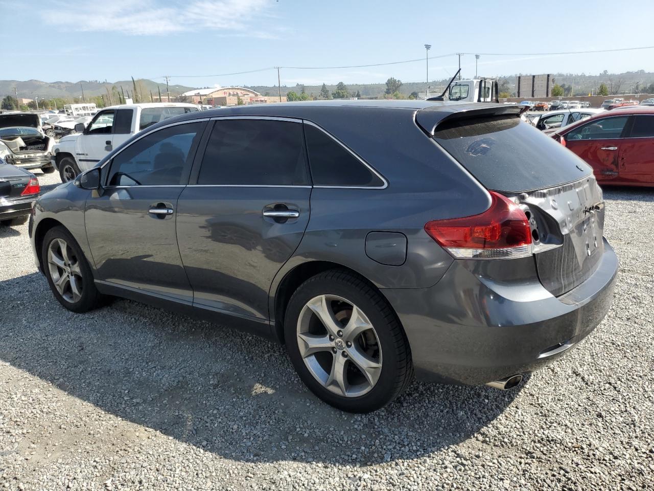 2013 TOYOTA VENZA LE - Фото 2