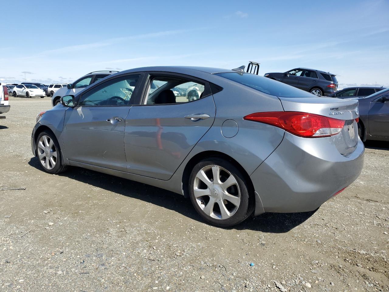 2013 HYUNDAI ELANTRA GL - Image 2