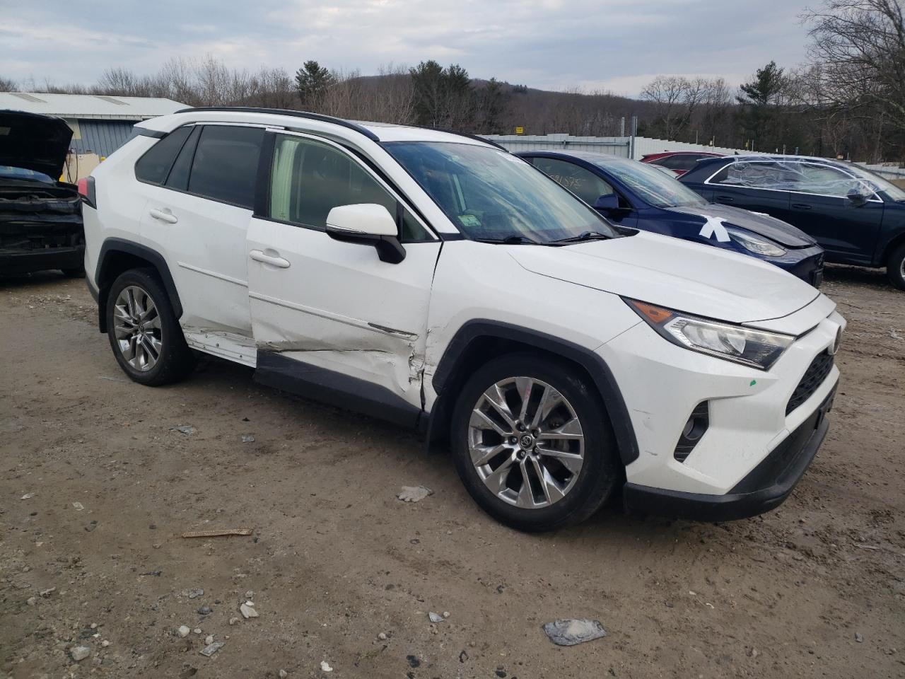 2019 TOYOTA RAV4 XLE P - Image 4