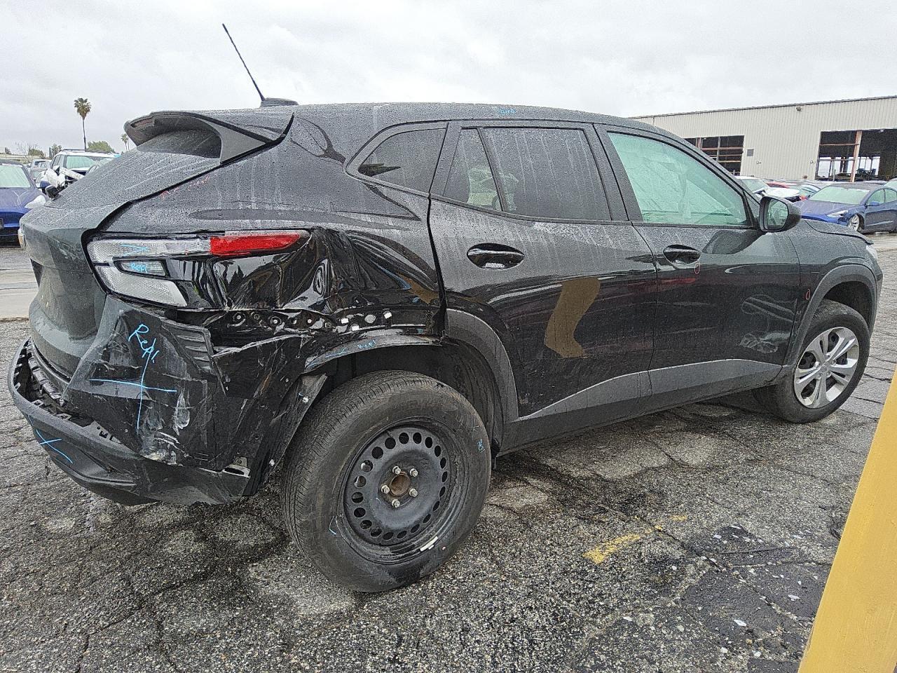 2024 CHEVROLET TRAX LS - Фото 3