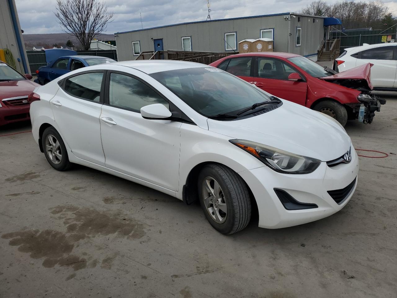 2015 HYUNDAI ELANTRA SE - Image 4