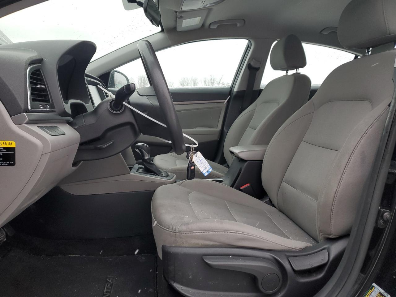 2017 HYUNDAI ELANTRA SE - Фото 7
