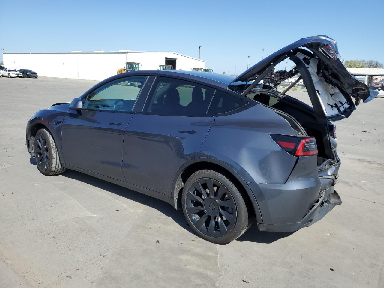 2023 TESLA MODEL Y - Image 2