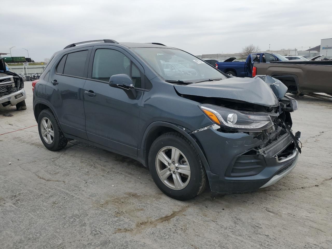 2021 CHEVROLET TRAX 1LT - Image 4