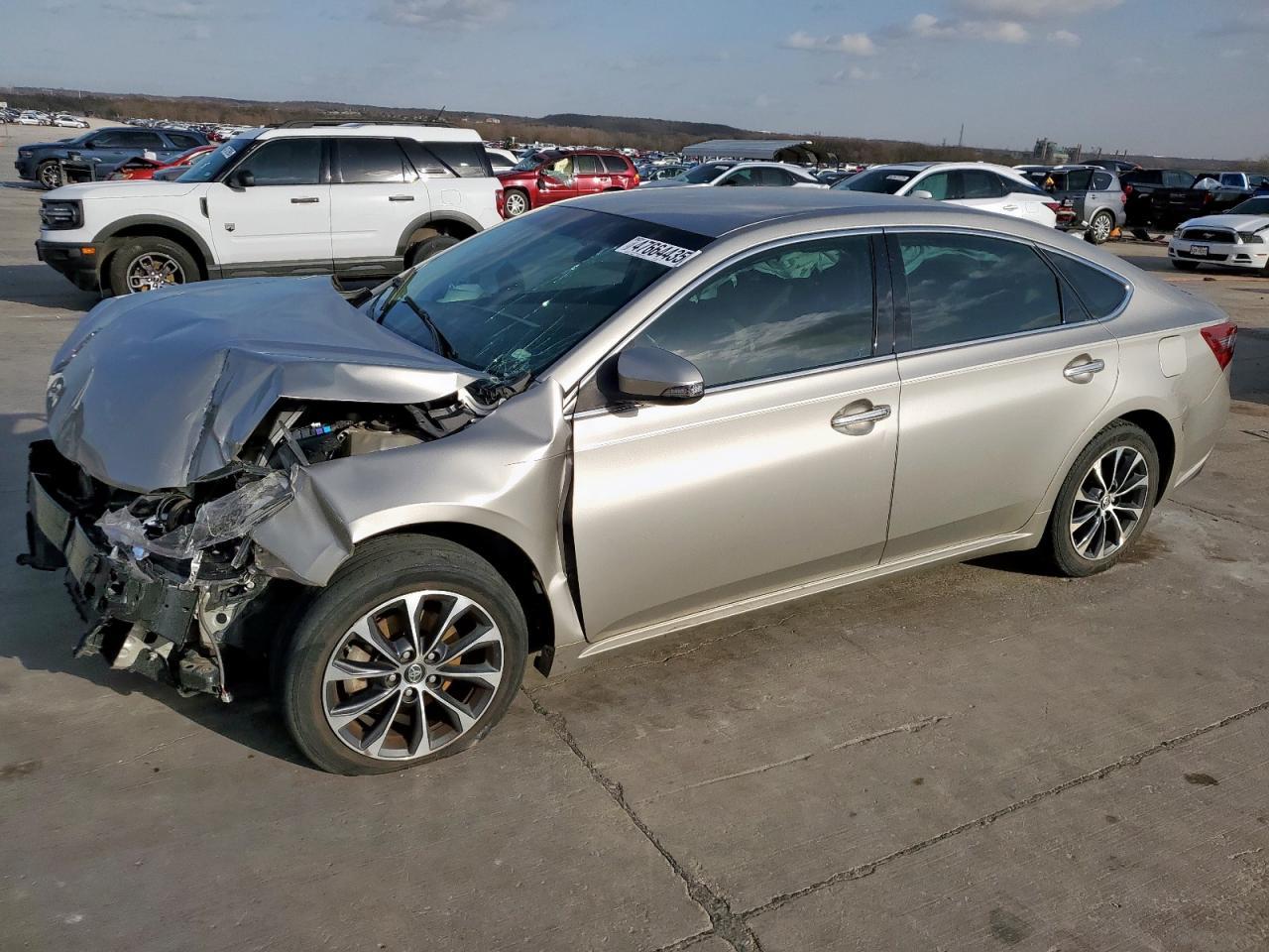 2016 TOYOTA AVALON XLE