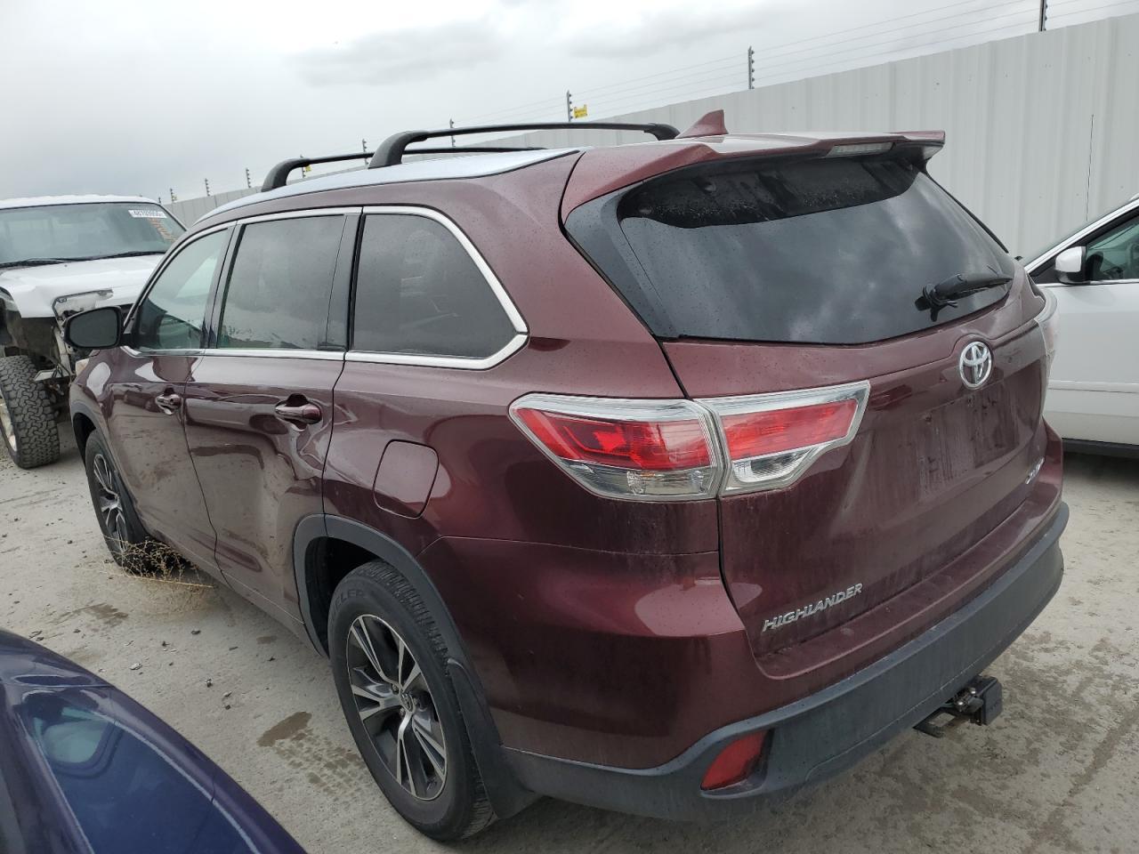 2015 TOYOTA HIGHLANDER - Фото 2