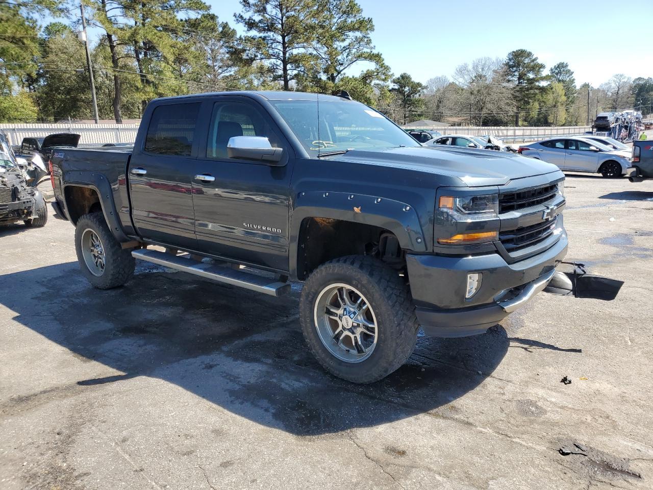 2017 CHEVROLET SILVERADO - Image 4