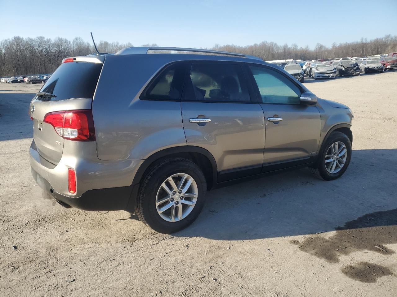 2015 KIA SORENTO LX - Image 3