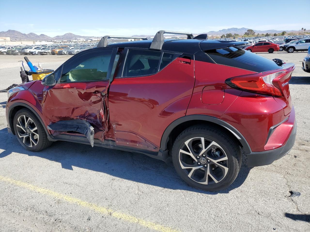 2019 TOYOTA C-HR XLE - Фото 2