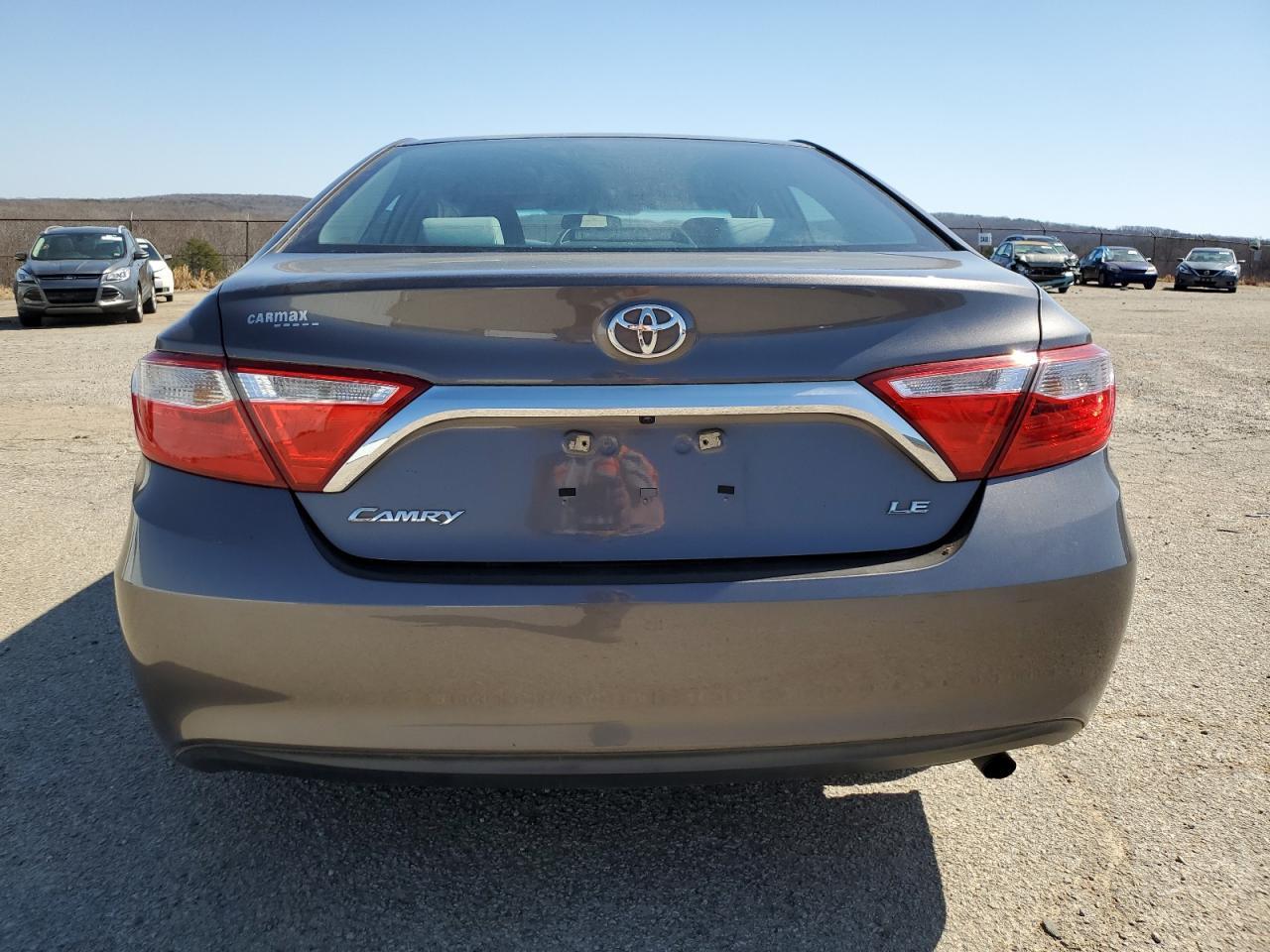 2016 TOYOTA CAMRY LE - Фото 6