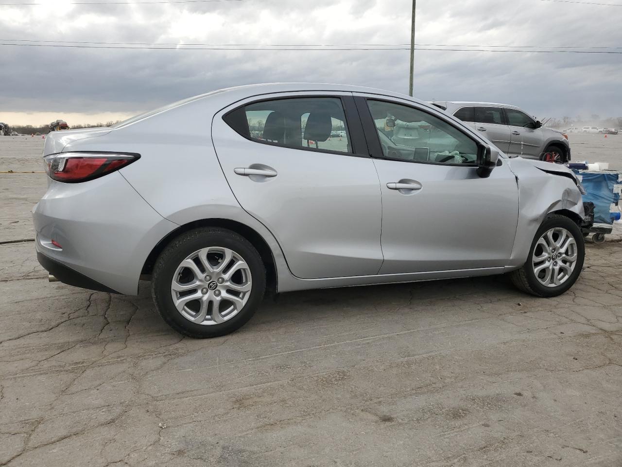 2017 TOYOTA YARIS IA - Фото 3