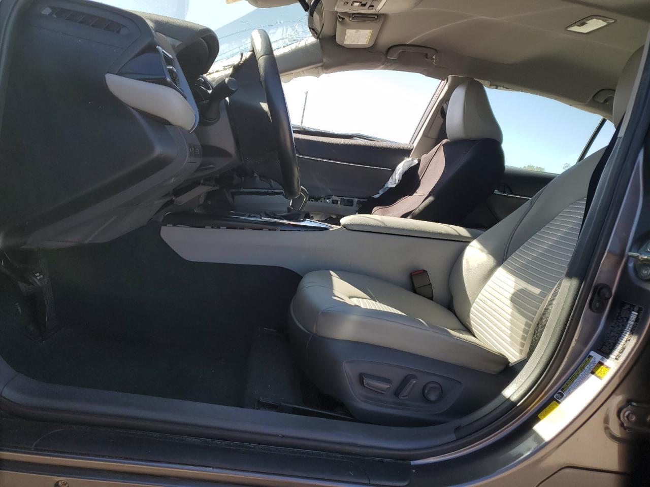 2020 TOYOTA CAMRY SE - Фото 7