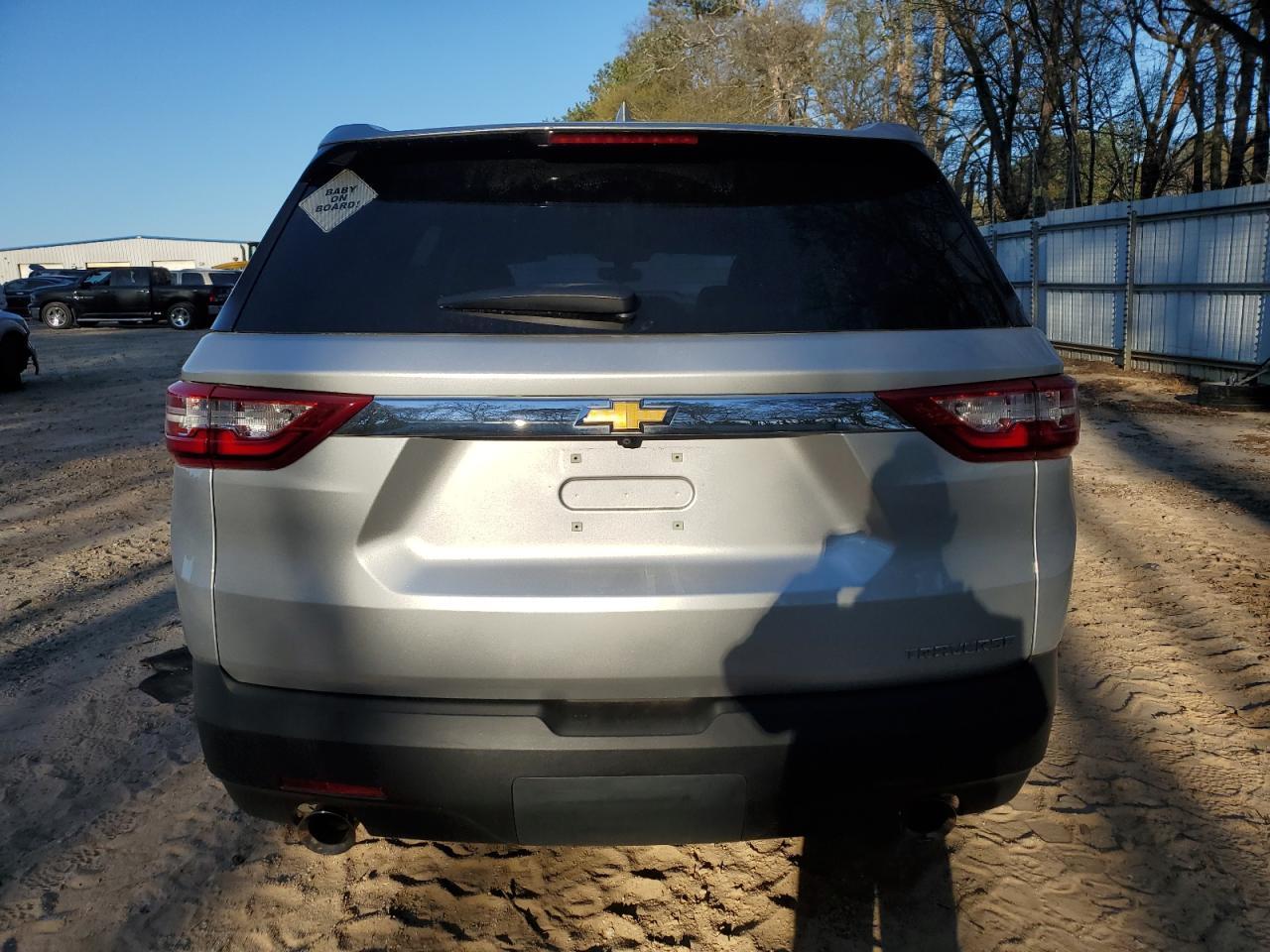2021 CHEVROLET TRAVERSE L - Фото 6