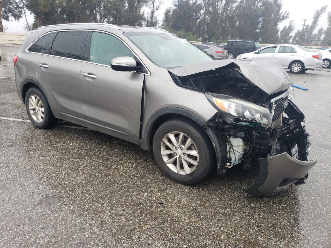 2016 KIA SORENTO LX - Image 4