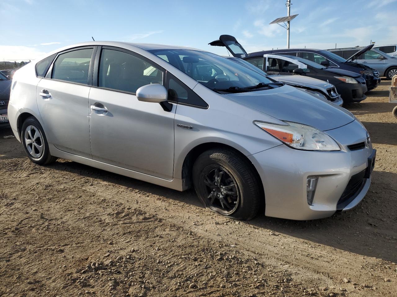 2015 TOYOTA PRIUS - Фото 4