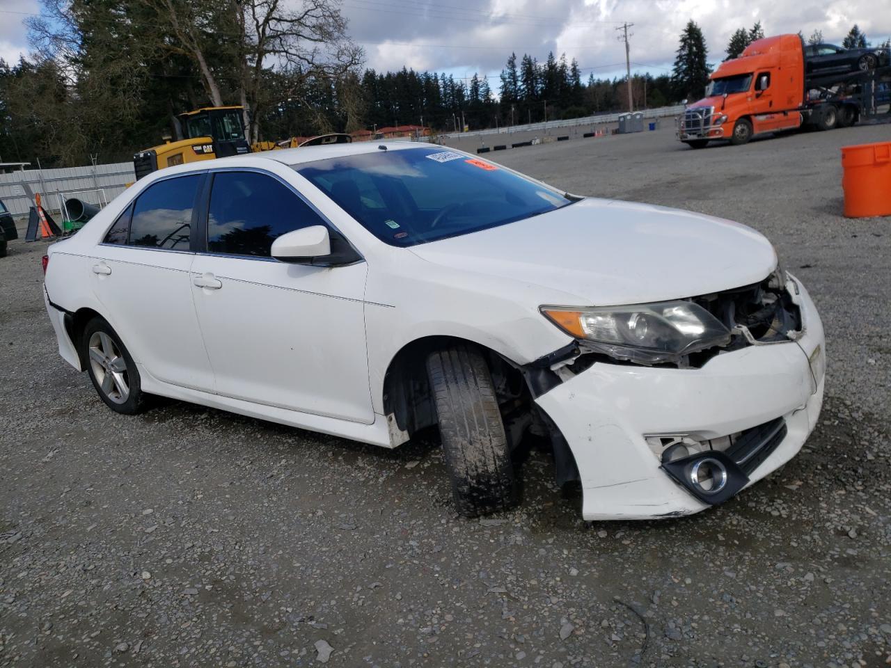 2014 TOYOTA CAMRY L - Image 4