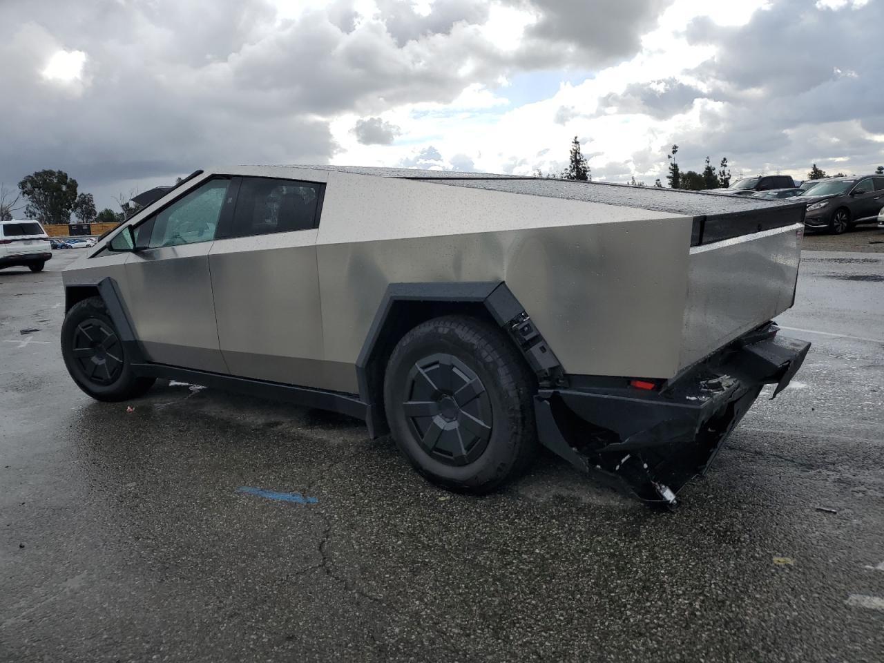 2024 TESLA CYBERTRUCK - Image 2