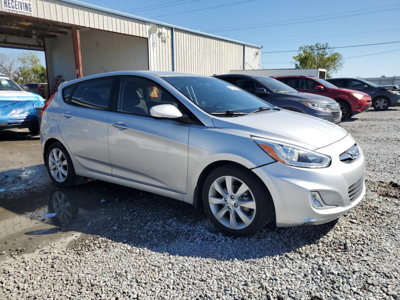 2014 HYUNDAI ACCENT GLS - Image 4