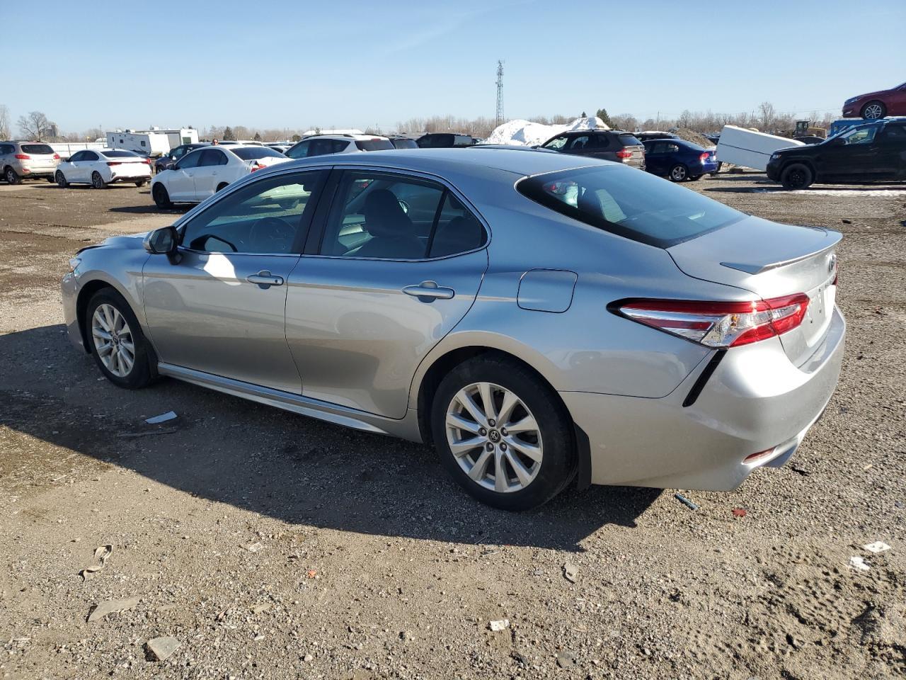2020 TOYOTA CAMRY SE - Фото 2