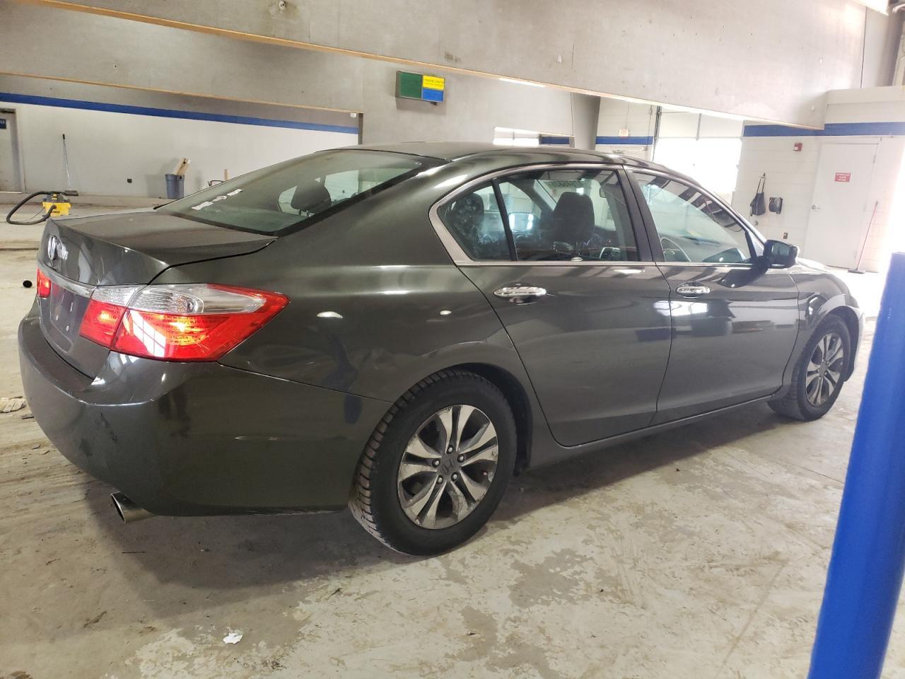 2014 HONDA ACCORD LX - Фото 3