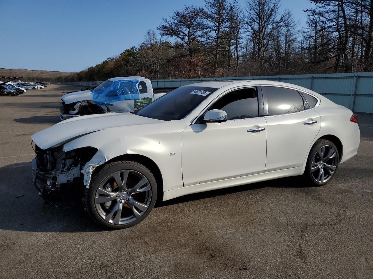 2015 INFINITI Q70 3.7