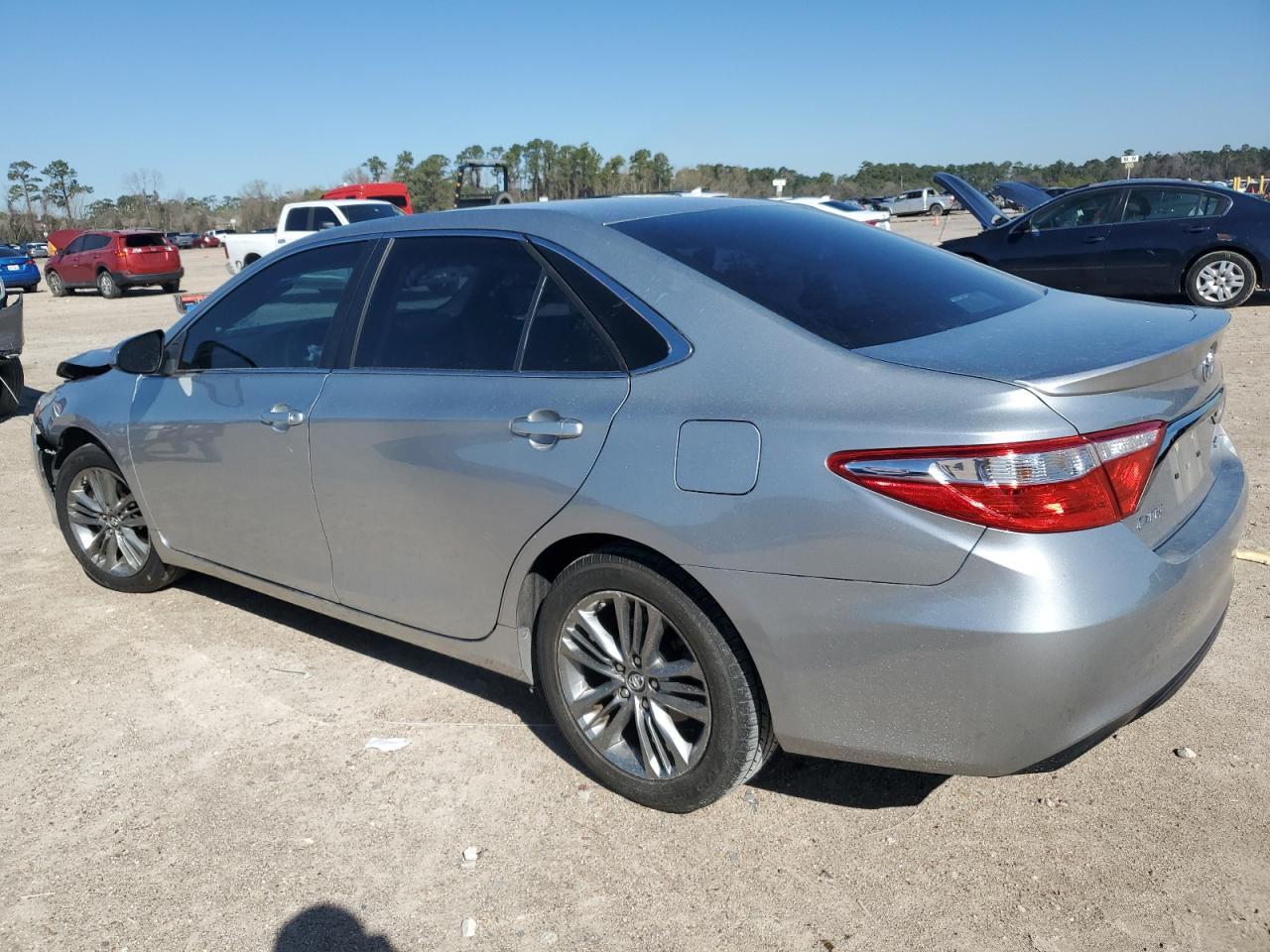 2016 TOYOTA CAMRY LE - Фото 2