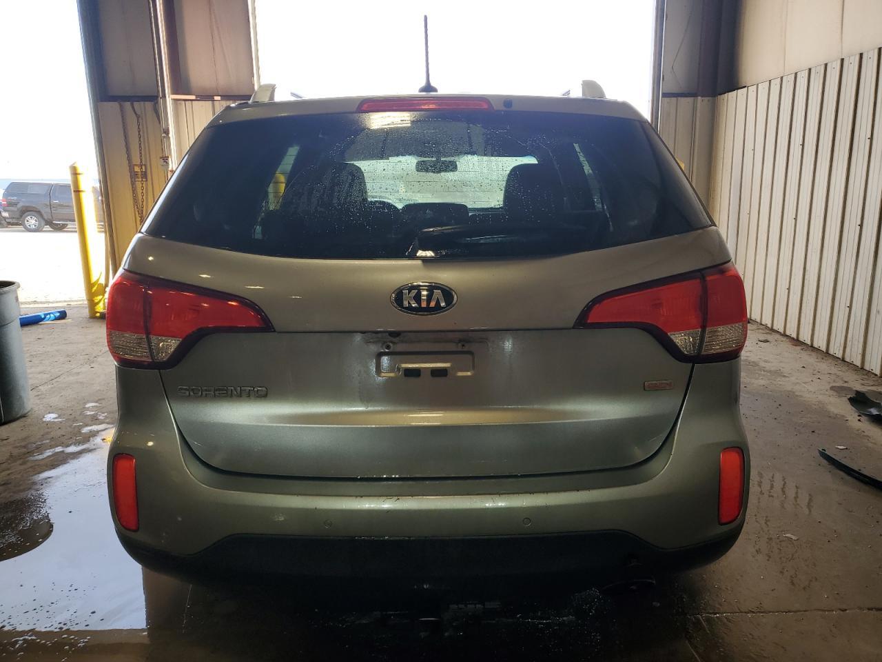 2015 KIA SORENTO LX - Image 6