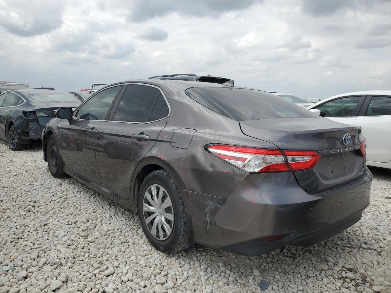 2019 TOYOTA CAMRY LE - Image 2