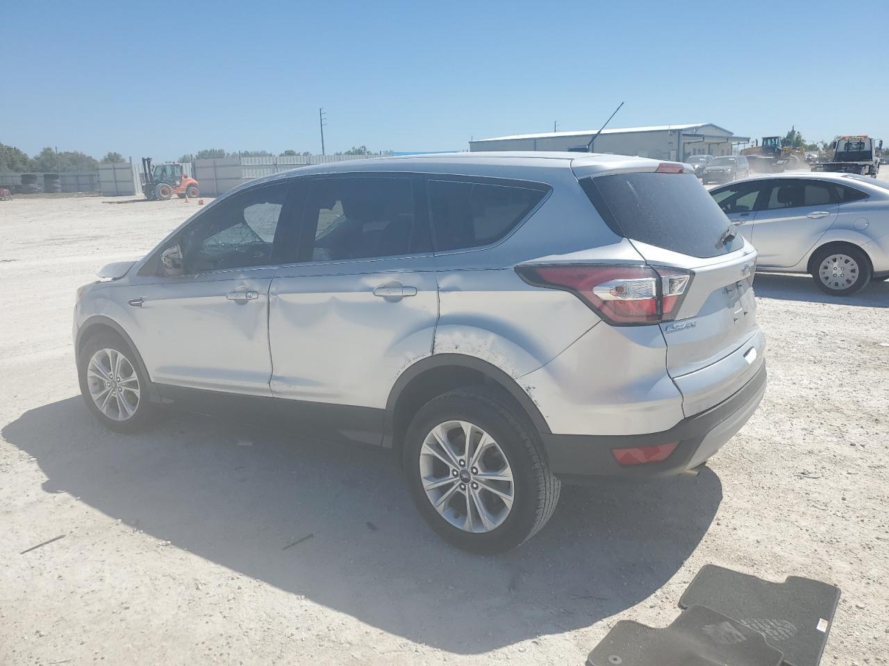 2017 FORD ESCAPE SE - Фото 2