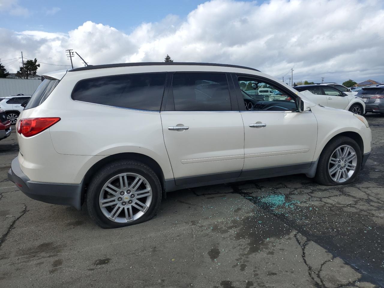 2011 CHEVROLET TRAVERSE L - Фото 3