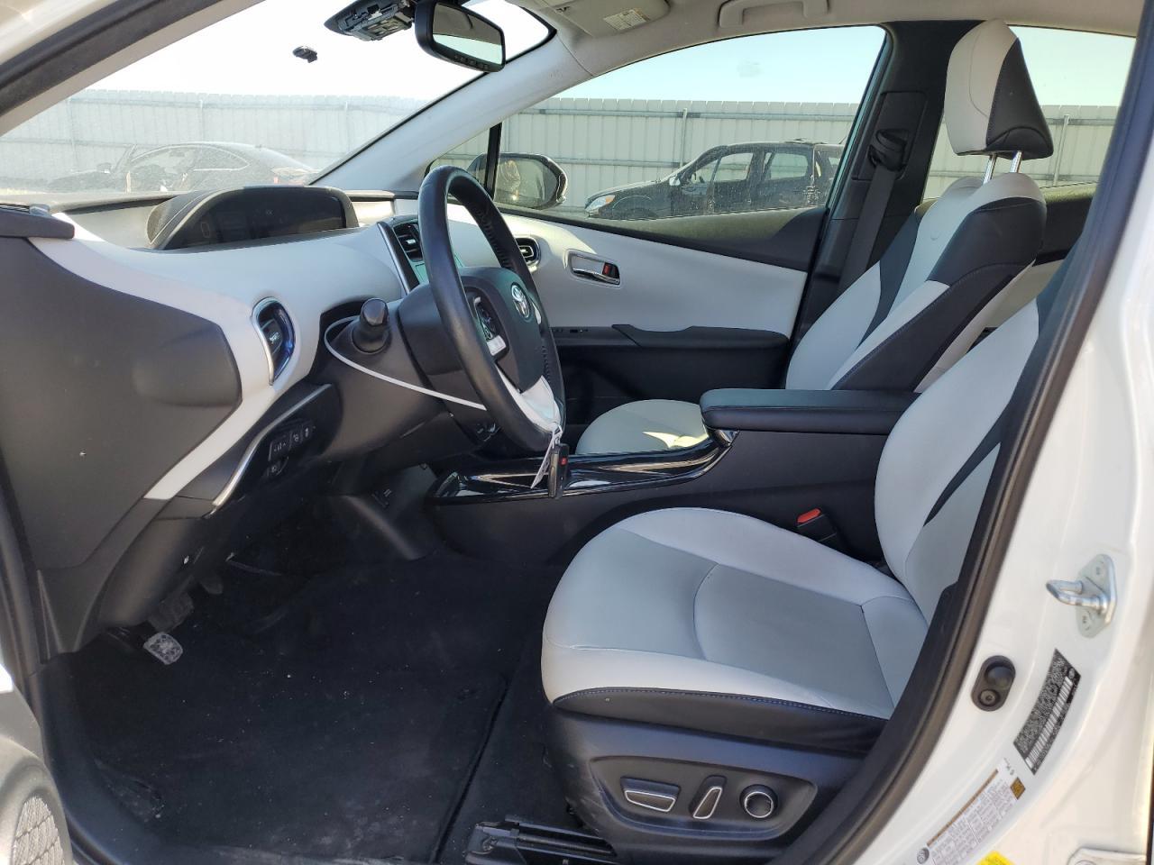 2016 TOYOTA PRIUS - Image 7