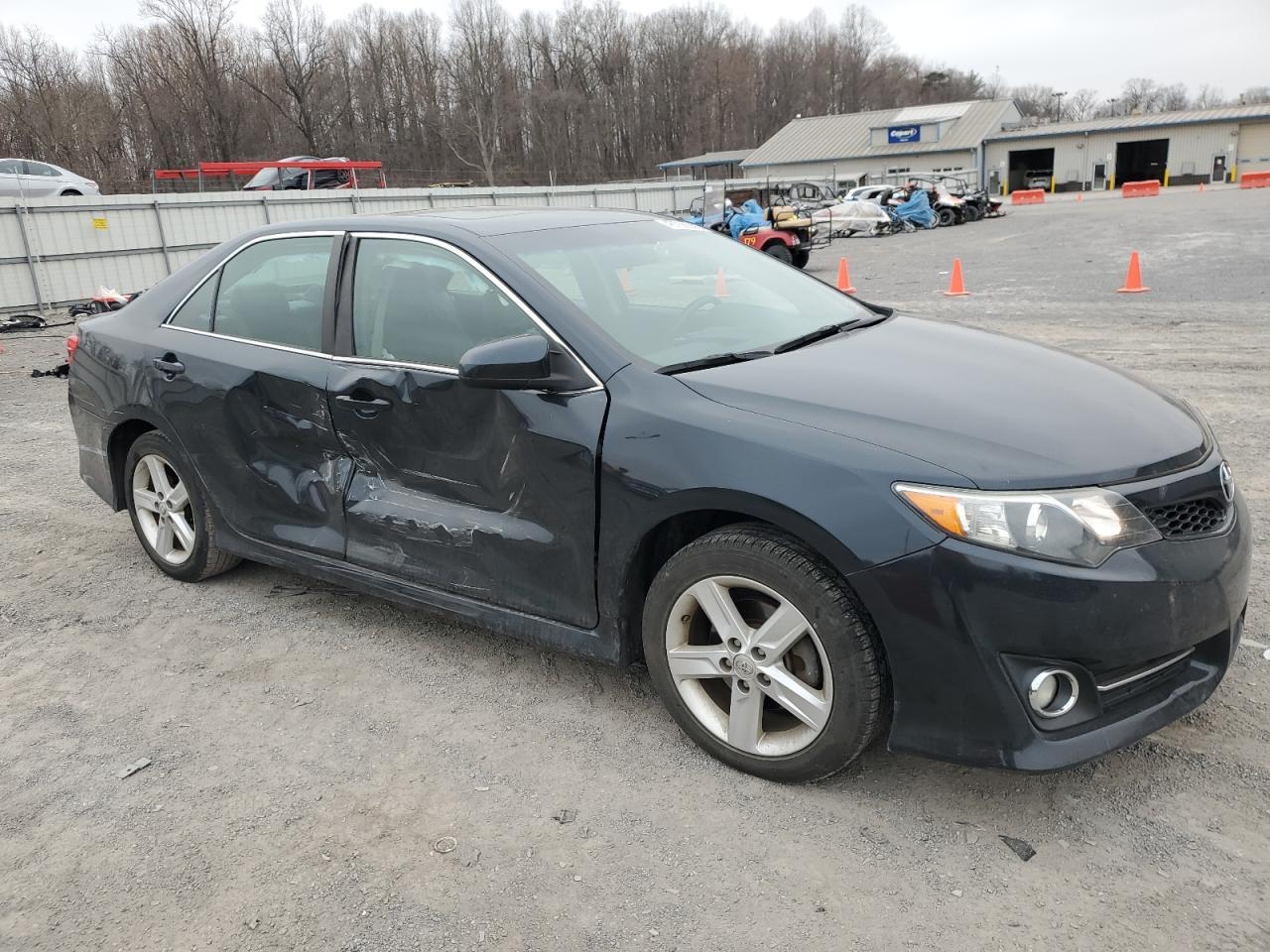 2014 TOYOTA CAMRY L - Image 4