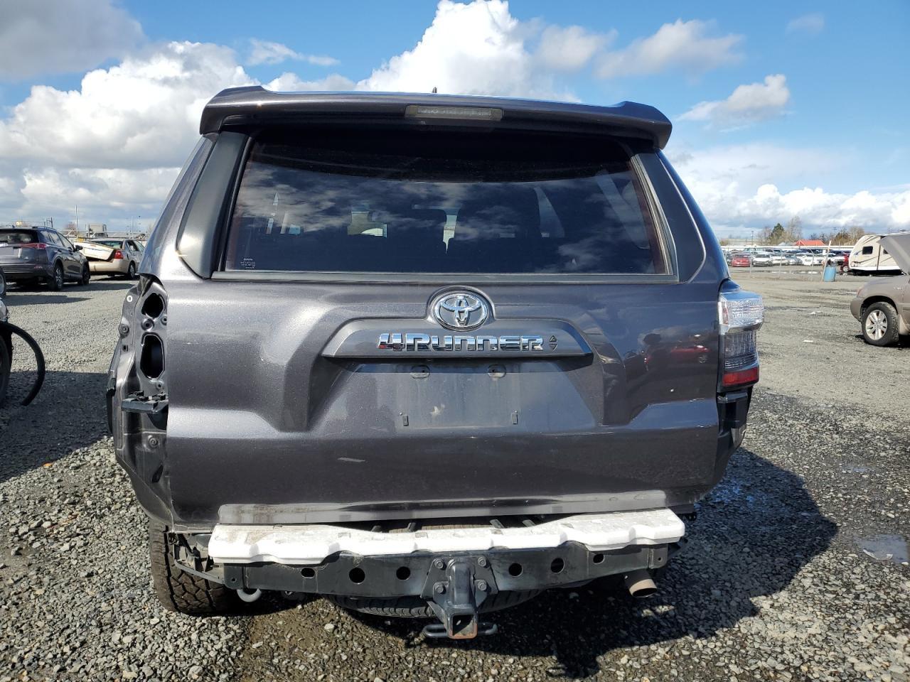 2020 TOYOTA 4RUNNER SR - Фото 6