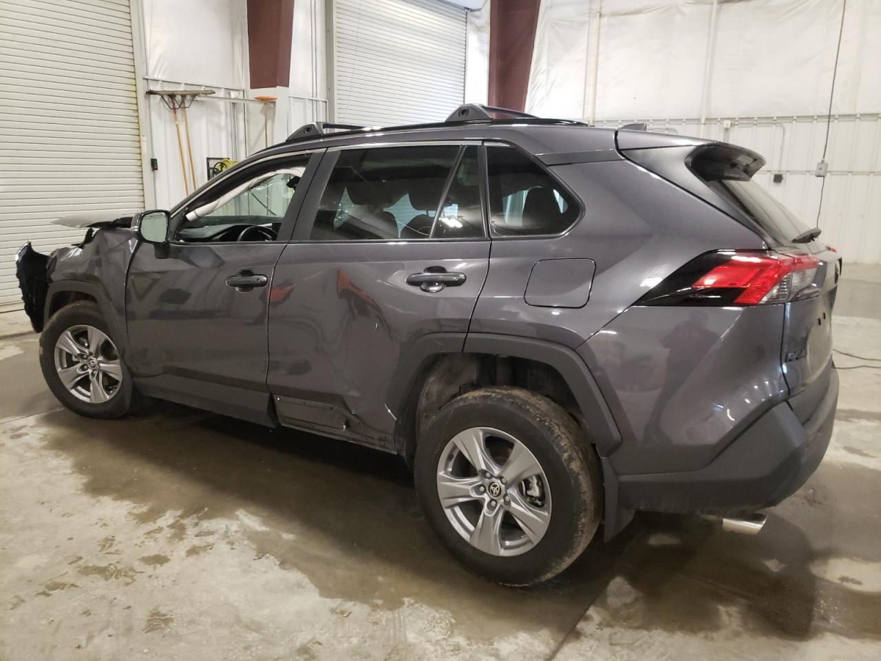 2022 TOYOTA RAV4 XLE - Фото 2