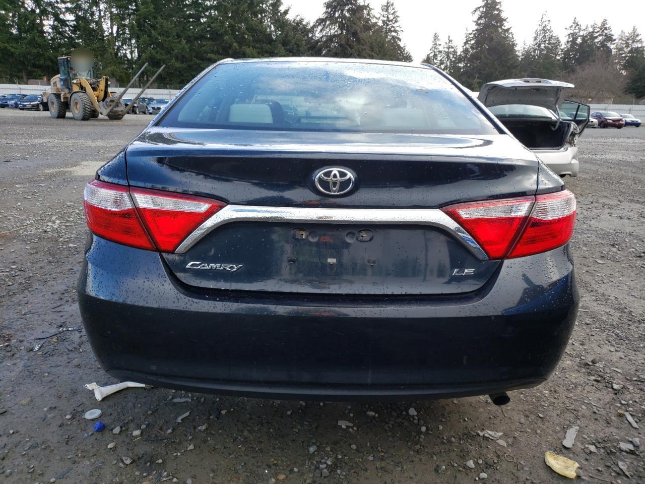 2017 TOYOTA CAMRY LE - Фото 6
