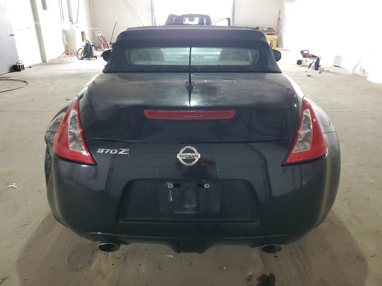 2012 NISSAN 370Z BASE - Фото 6