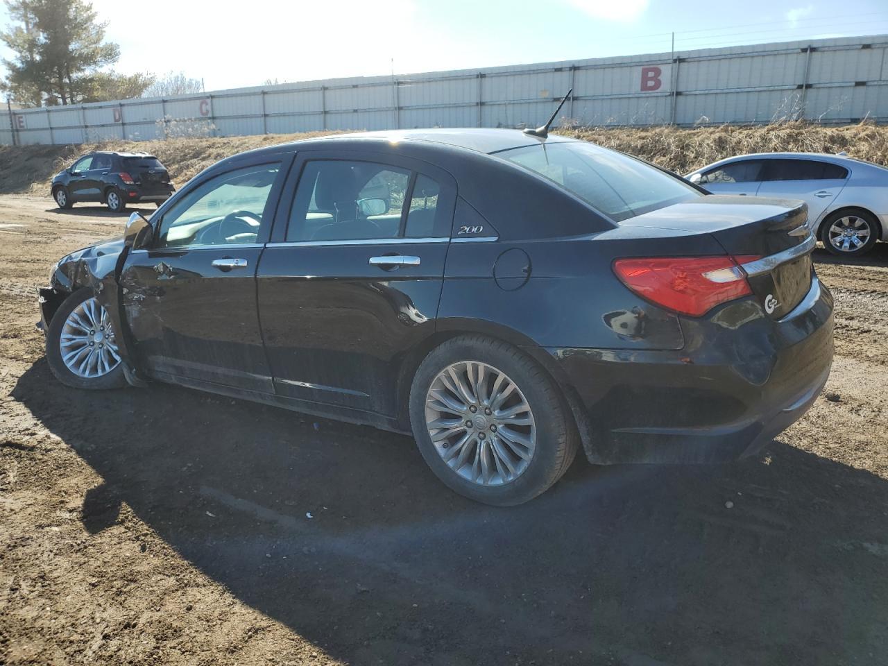 2012 CHRYSLER 200 LIMITE - Image 2
