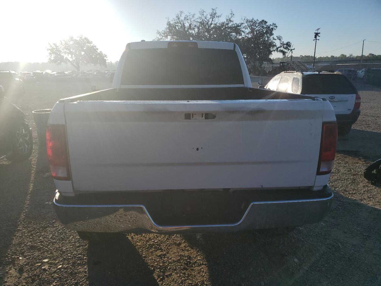 2015 RAM 1500 SLT - Image 6
