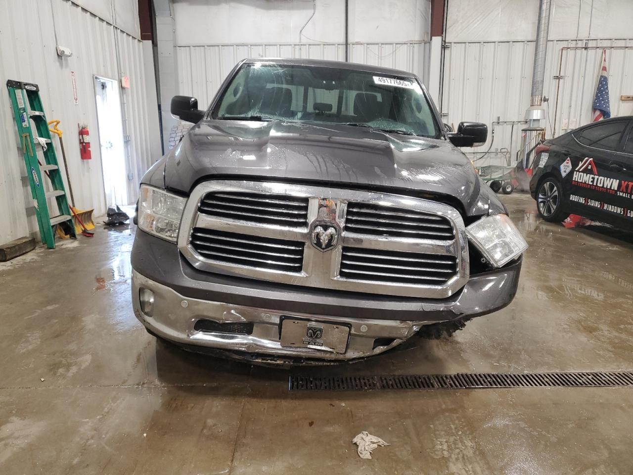 2017 RAM 1500 SLT - Image 5