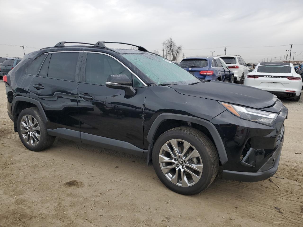 2022 TOYOTA RAV4 XLE P - Image 4