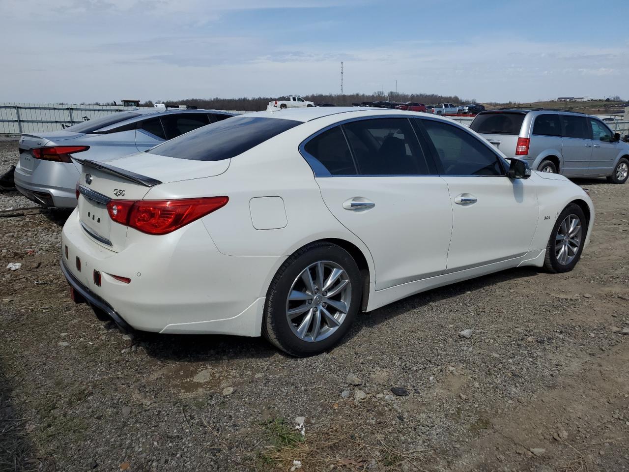 2016 INFINITI Q50 PREMIU - Фото 3